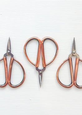petites scissors