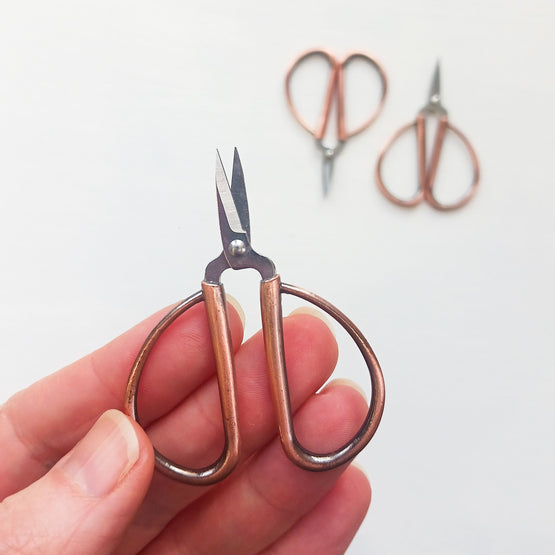 petites scissors