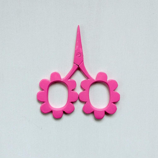 scalloped scissors